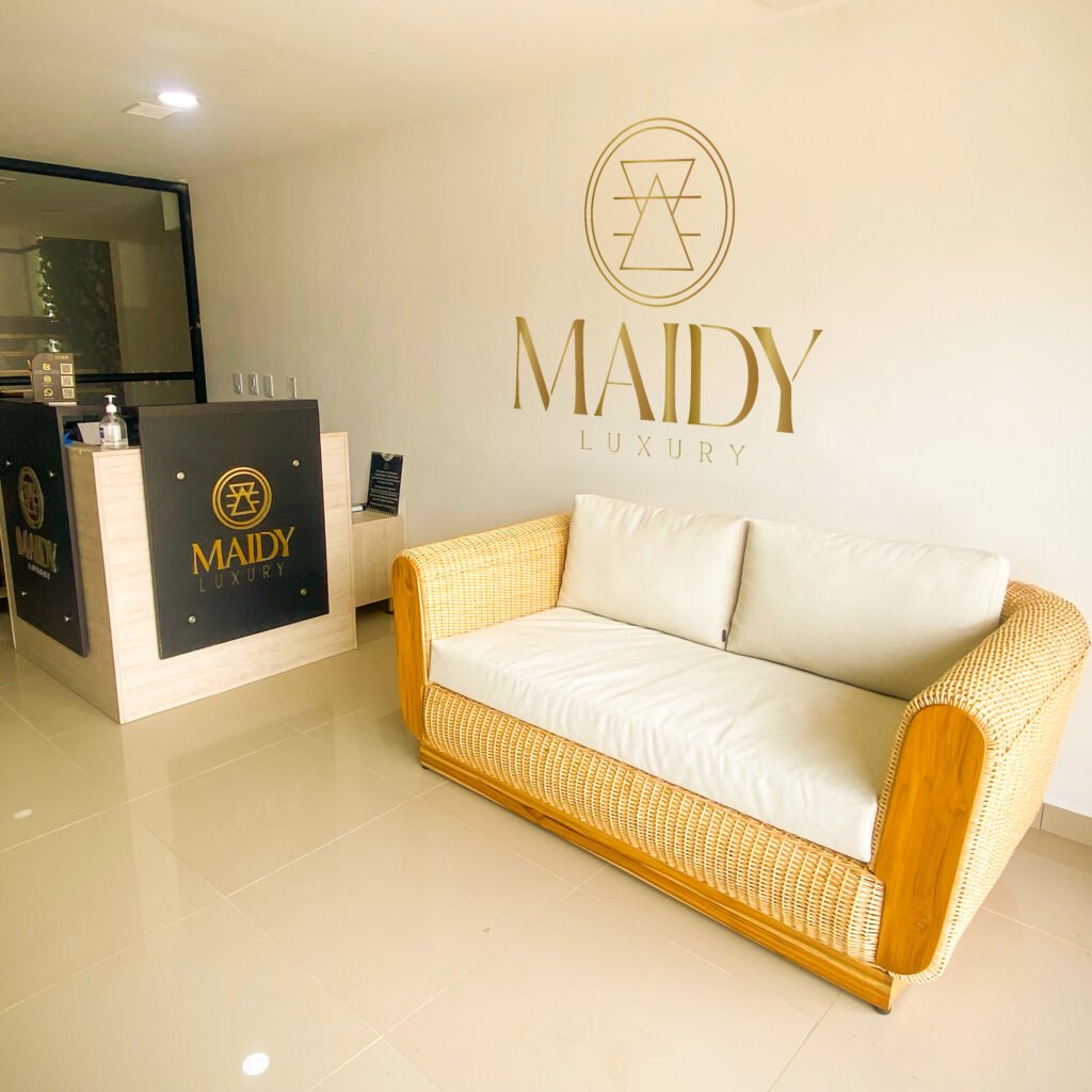 recepción-hotel-maidy-luxury-medellin